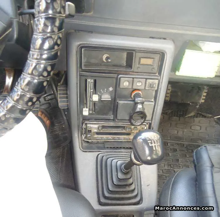 Voiture essence - مكناس