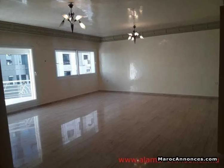 Ap1430 appartement a vendre 236m place olier - الدار البيضاء
