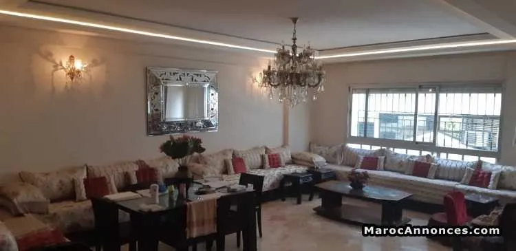 A vendre appartement 190 m2 au 1er etage sur 2 mars - الدار البيضاء