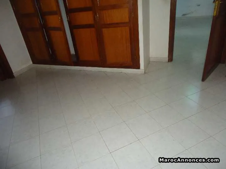 Villa de 646m² a vendre a hay riad - الرباط