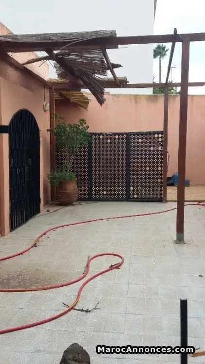 Villa de 410m² à vendre sur ain diab - الدار البيضاء (2)
