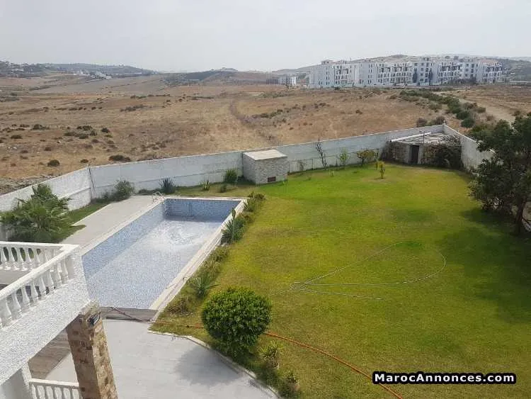 فيلا جد فاخرة مفروشة للبيع تطل على البحر في اشقار - طنجة (2)