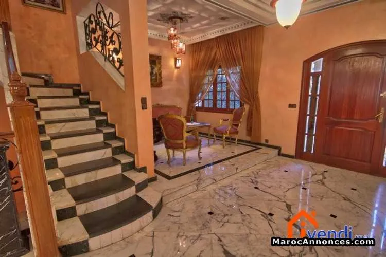 Villa à vendre 3 niveaux 400 m² – florida - الدار البيضاء
