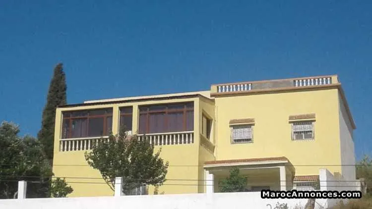 Villa  sur  2  niveaux  titrée     564m² - تطوان