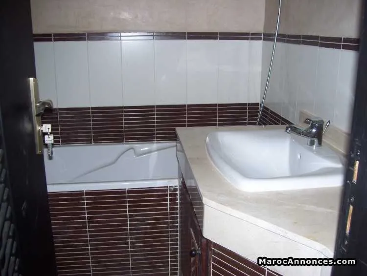 Appartement vide à louer - مراكش (2)