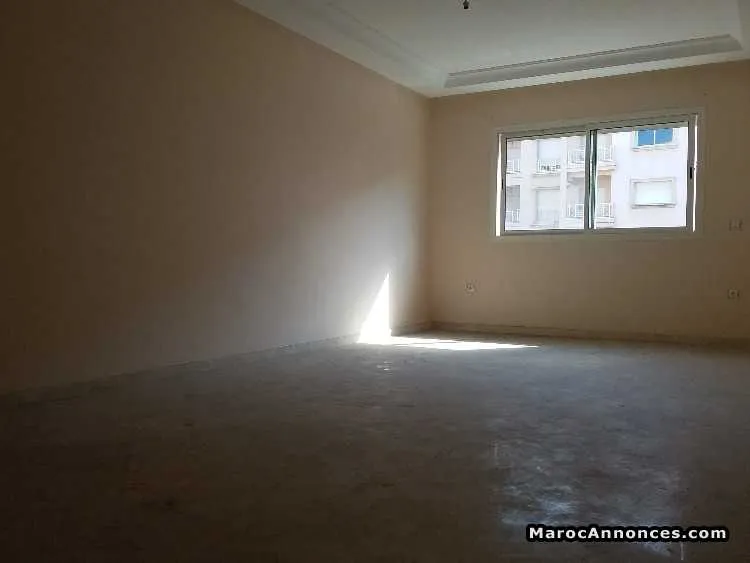 Location studio vide à mohammedia - المحمدية (2)