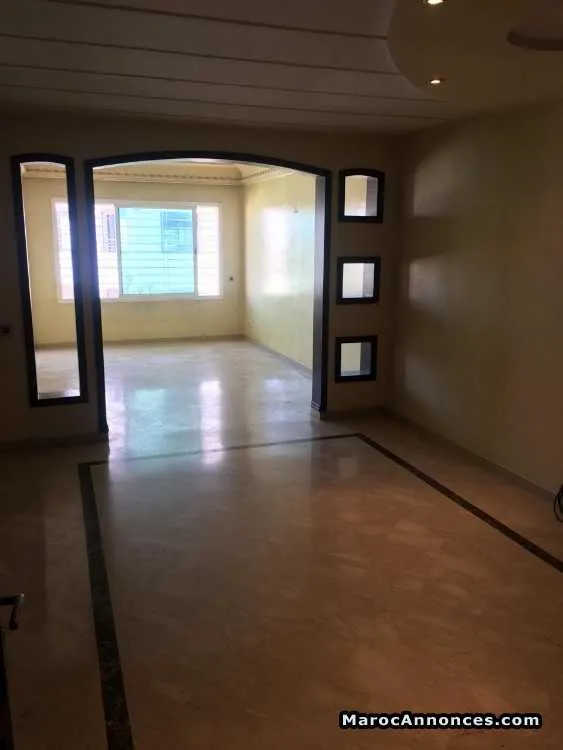 Appartement vide sur bvd ziraoui bourgogne - الدار البيضاء