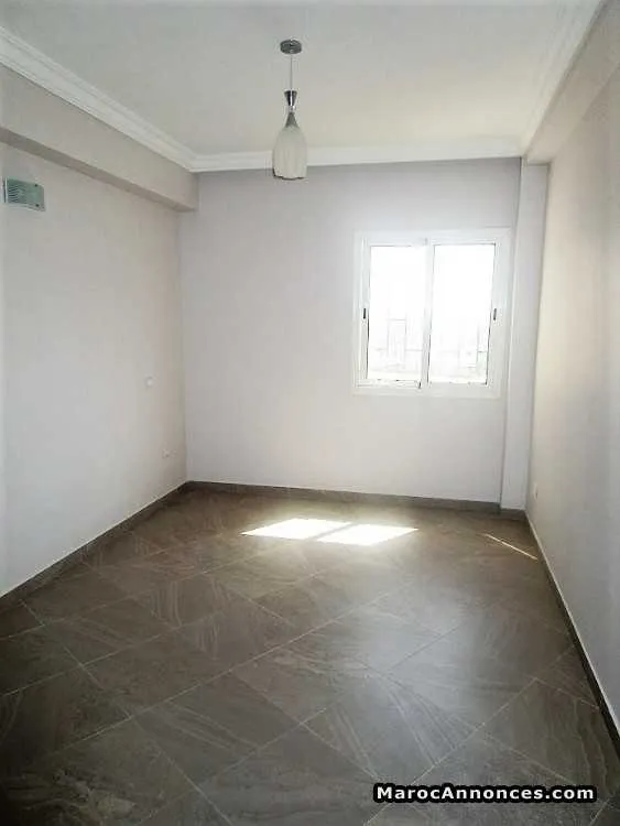 Appartement 3ch salon vide 120m2 q.palmier ss vis àvis - الدار البيضاء (3)