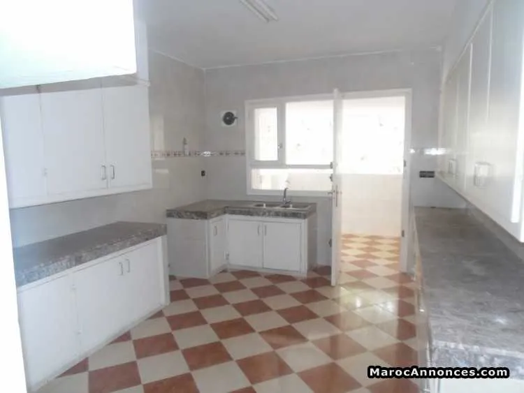 Villa en location à souissi - الرباط (2)