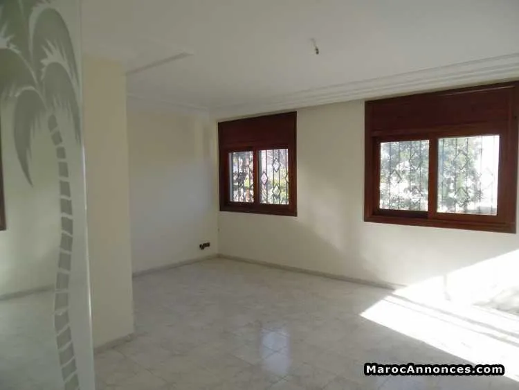 Villa en location à souissi - الرباط