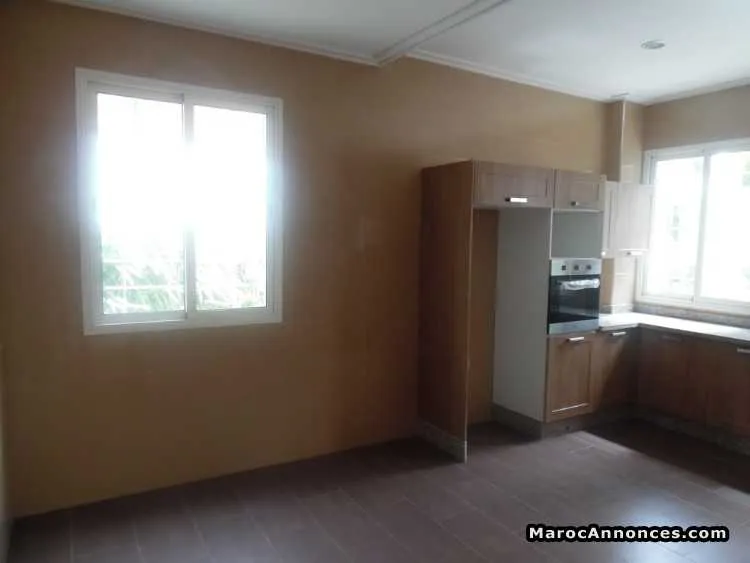 Villa en location à souissi - الرباط (2)