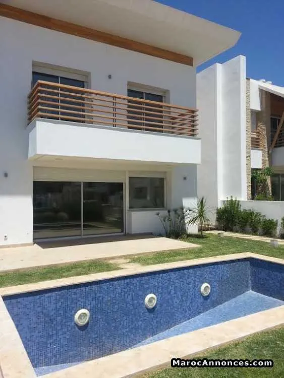 Villa de 600 m² à bouzkoura. - الدار البيضاء