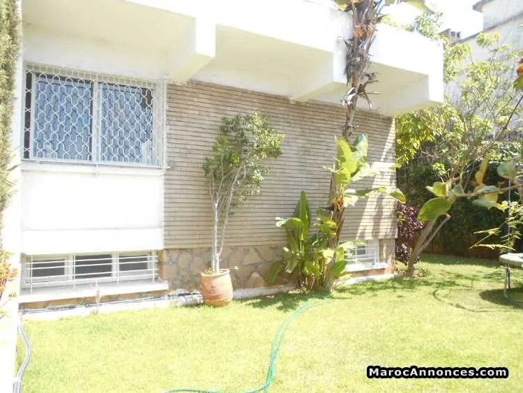 Villa en location à rabat agdal - الرباط