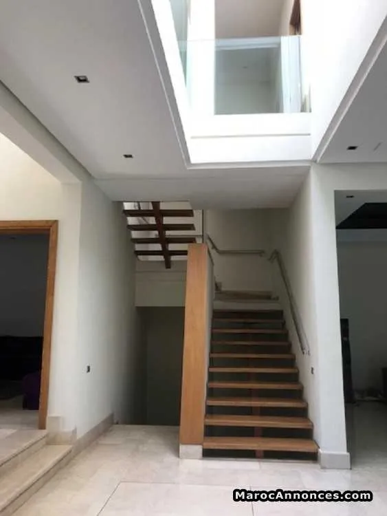 Villa 630 m² à louer, ain diab, casa - الدار البيضاء (2)