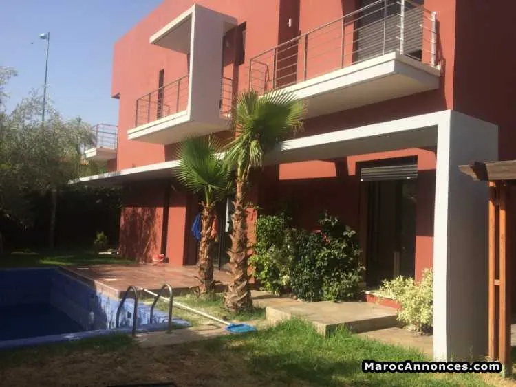 Villa de haut standing avec piscine meublée - مراكش