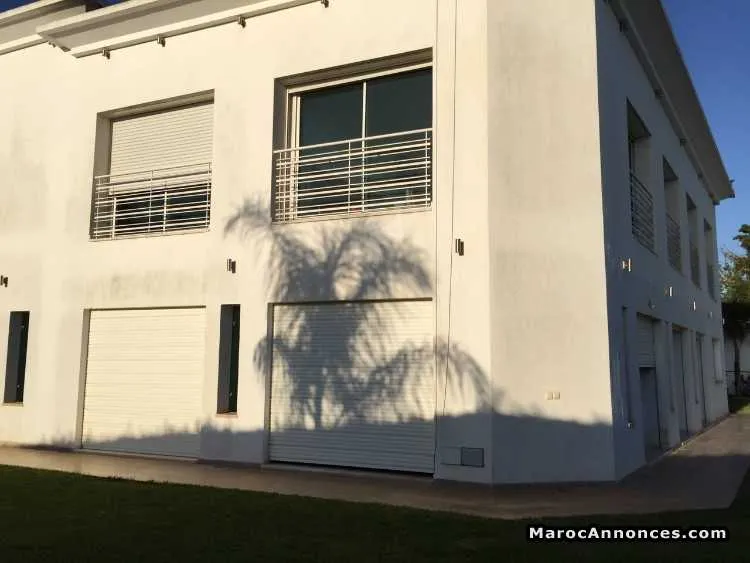 Villa vide  bien située a souissi, - الرباط (2)