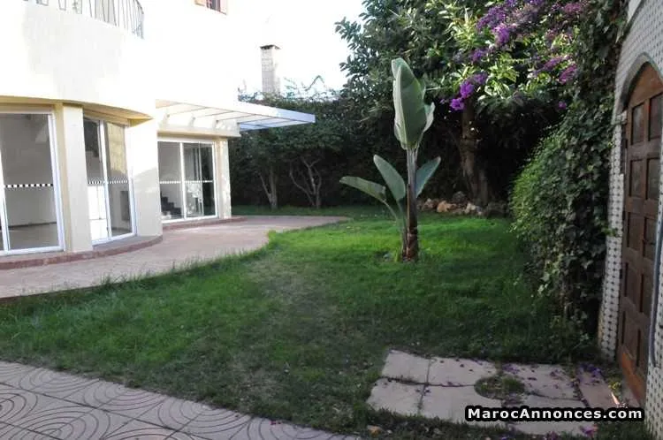 Petite villa vide, très bien placée, cil - الدار البيضاء