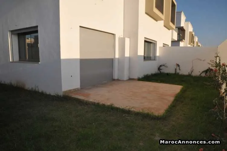 Villa 280m² à louer - الدار البيضاء (2)