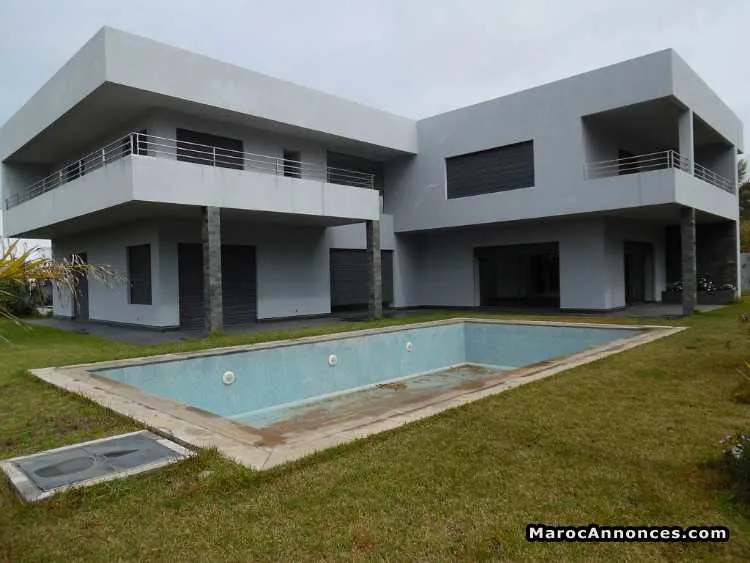 Villa en location à souissi - الرباط