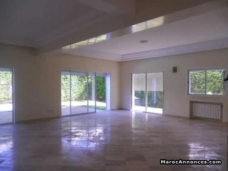 Villa en location à ain diab ii    500m² - الدار البيضاء (3)