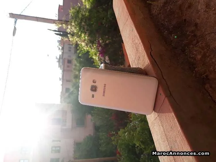 Samsung j1 2016 neuf afficheur casser bon prix!! - مراكش (2)