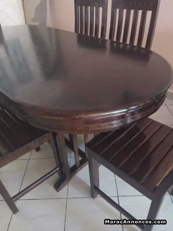 Table à manger avec 6 chaises - المحمدية