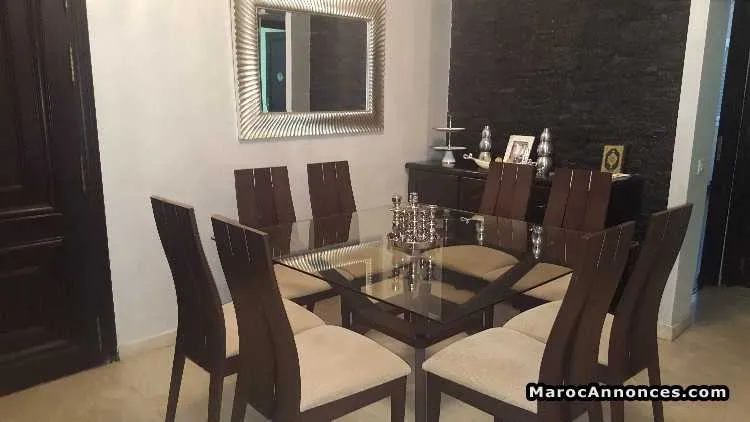 Une table a manger 8 place - الدار البيضاء (2)