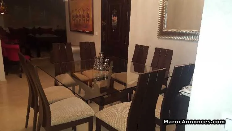 Une table a manger 8 place - الدار البيضاء