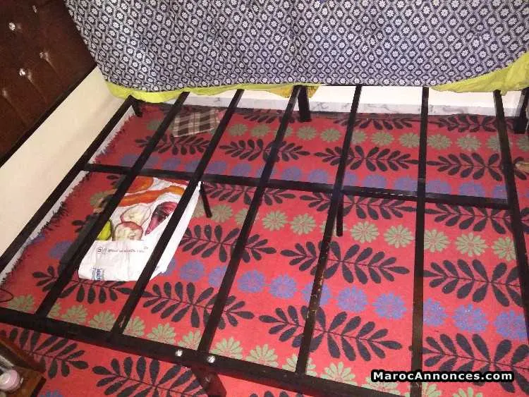Lit sans matelas - الجديدة