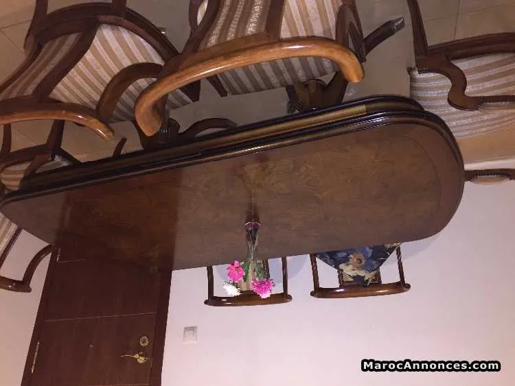 Salle à manger en bois - الرباط (3)