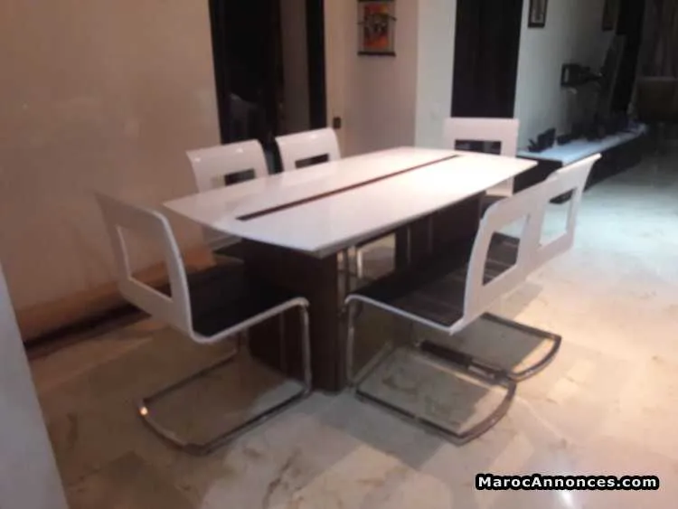 Salle à manger moderne avec 8 chaises - الرباط