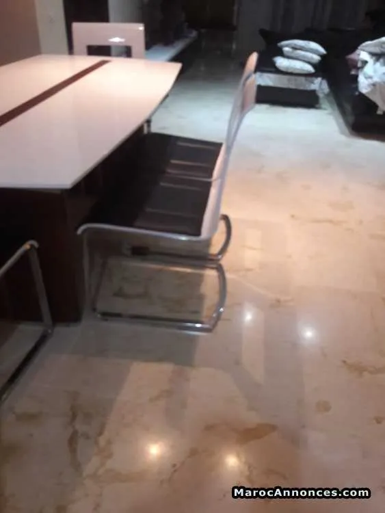 Salle à manger moderne avec 8 chaises - الرباط (2)