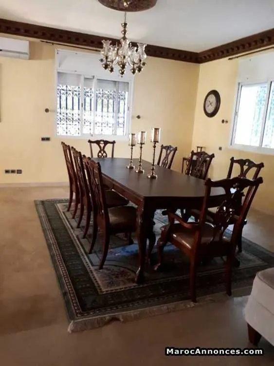 Salle à manger vrai bois - الرباط