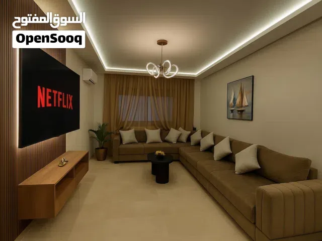 شقة للكراء اليومي في مراكش جيليز مفروشة للجميع فيها مراب و مسبح و انترنت ومكيف قريبة من جامع الفناء. - مراكش