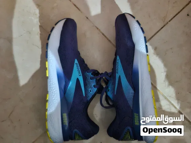 حذاء رياضي ممتاز نوع بروكس - سلا