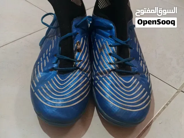 Chaussure de foot Adidas Predator  salle Pointure 40 - وجدة