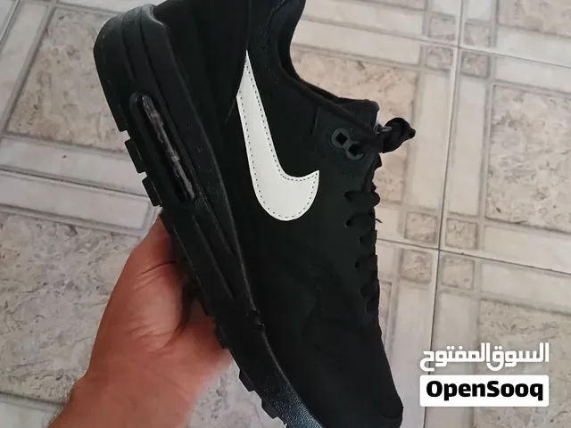 Nike Air Max 1 Original  Pointure 43 #Kenitra #kenitracity حذاء اوريجينال مستورد من أوروبا - القنيطرة