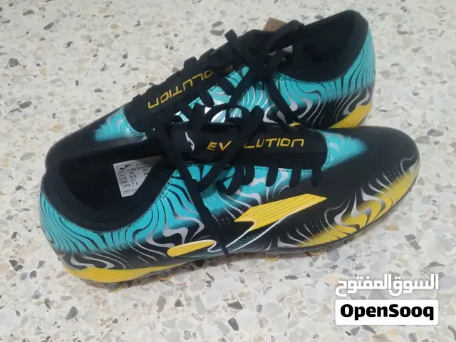 حذاء رياضي مستعمل 3مرات - وجدة