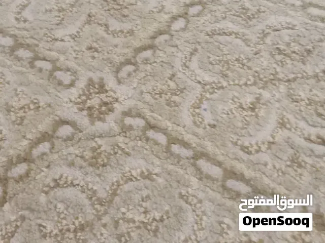 زربية كبيرة للبيع لون بيج مزخرفة باللون البني - تمارة