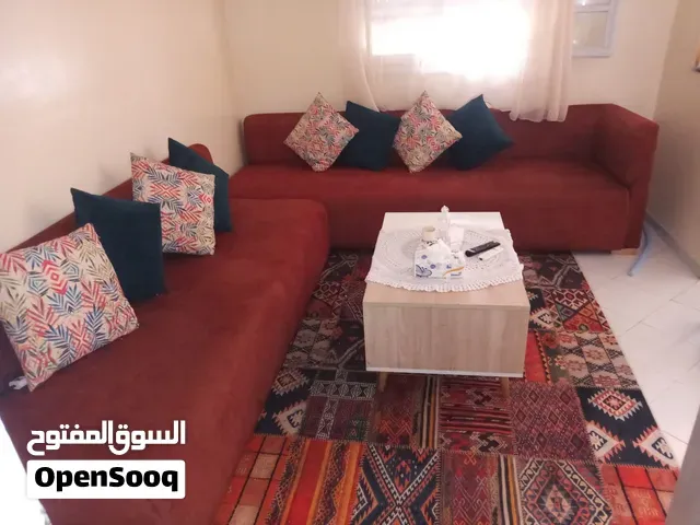 Tapissier L comme neuf  tissu anti tâche possible de les faire comme des lits pour enfant aussi - الدار البيضاء