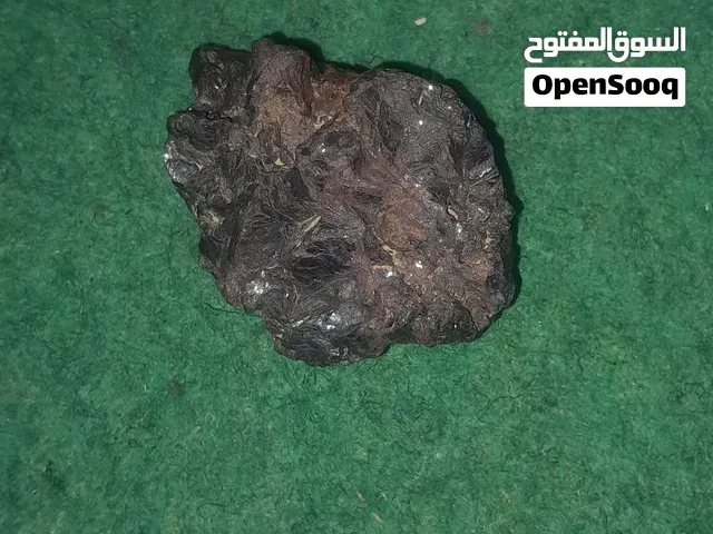 حجر كريم أو نيازك الحج سير فيهما يقارب200 gm  3ndi bazzzaf mnhom li mhtam isift liya - مراكش