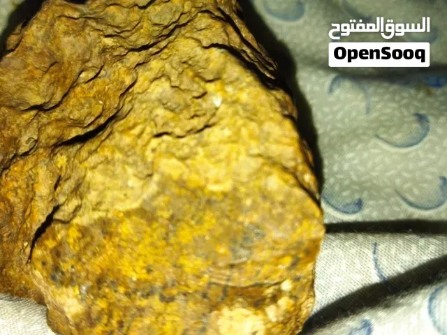 بيع الأحجار الكريمة والنيزكية - أكادير