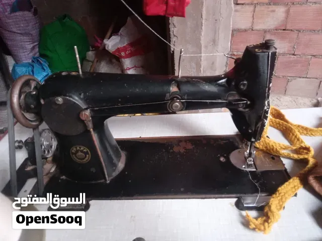 ماكينة خياطة أصلية ماركة PFAFF الألمانية المعروفة موديل قديم وقوي - ورزازات