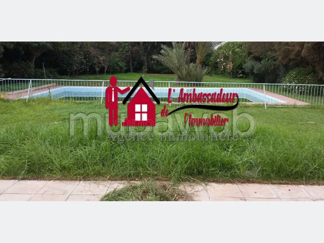 Villa de 1025m² en pleine ANFA SUPERIEURE - الدار البيضاء