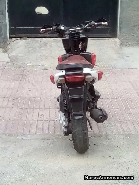 Stunt yamaha - الدار البيضاء (3)