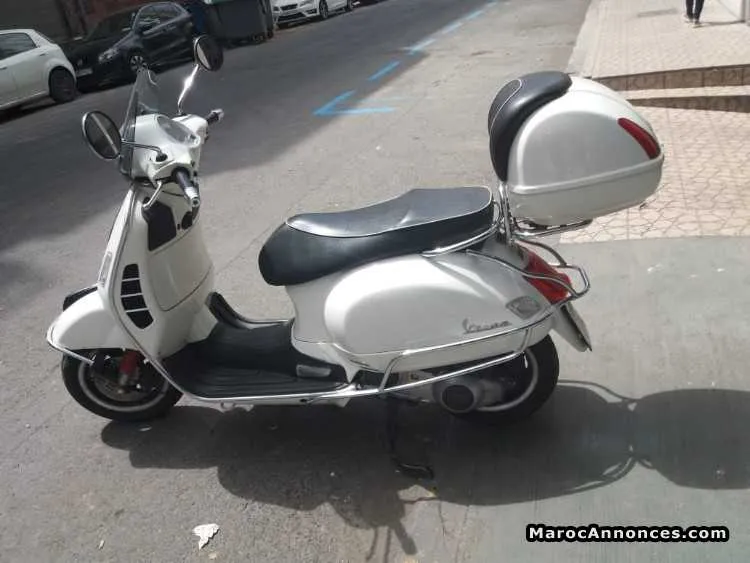 Vespa 300gts - الدار البيضاء (2)