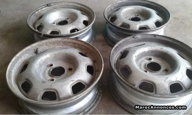 4 jantes de 13 pouces 3 bouchons - الدار البيضاء