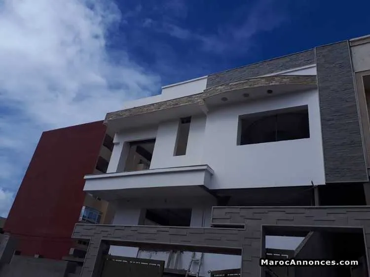 Haut de villa de 130 m2 à hay essalam - الجديدة