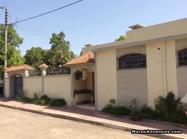 À vendre à casablanca villa - الدار البيضاء (2)