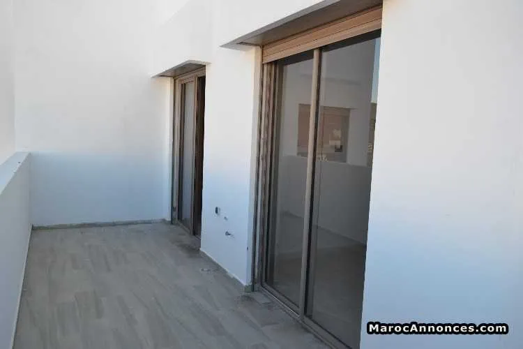 Studio neuf très belle finition belle terrasse - الدار البيضاء (3)